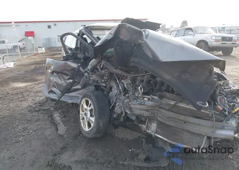 2014 Ford Fiesta Se z USA, uszkodzony, nr VIN 3FADP4BJ8EM180381